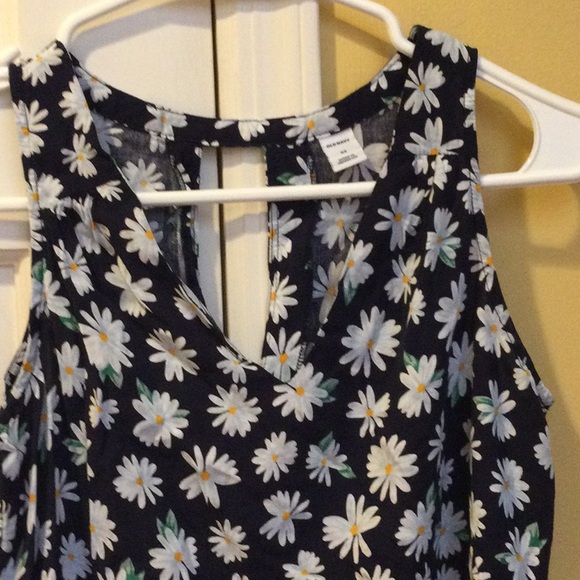 Old Navy navy daisy print tank top, XS - Picture 2 of 6